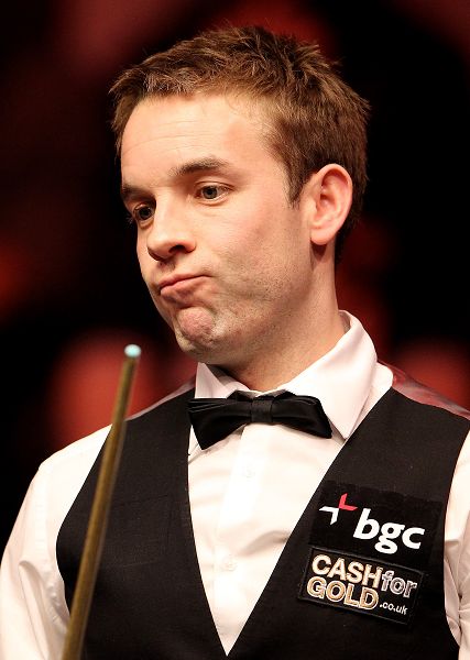 湖人希望用斯马特和年轻球员补强防守，考虑交易穆雷作为后场搭档，提升夺冠希望。