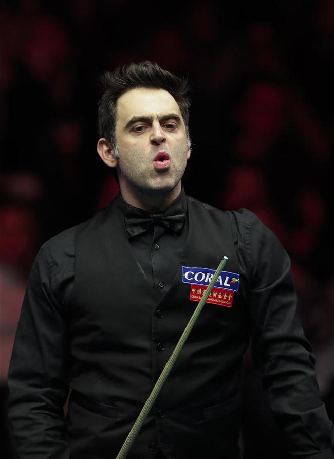 显示了他在 显示了他在