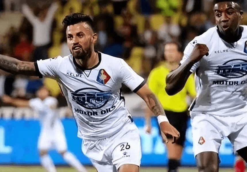 他总是习惯 他总是习惯